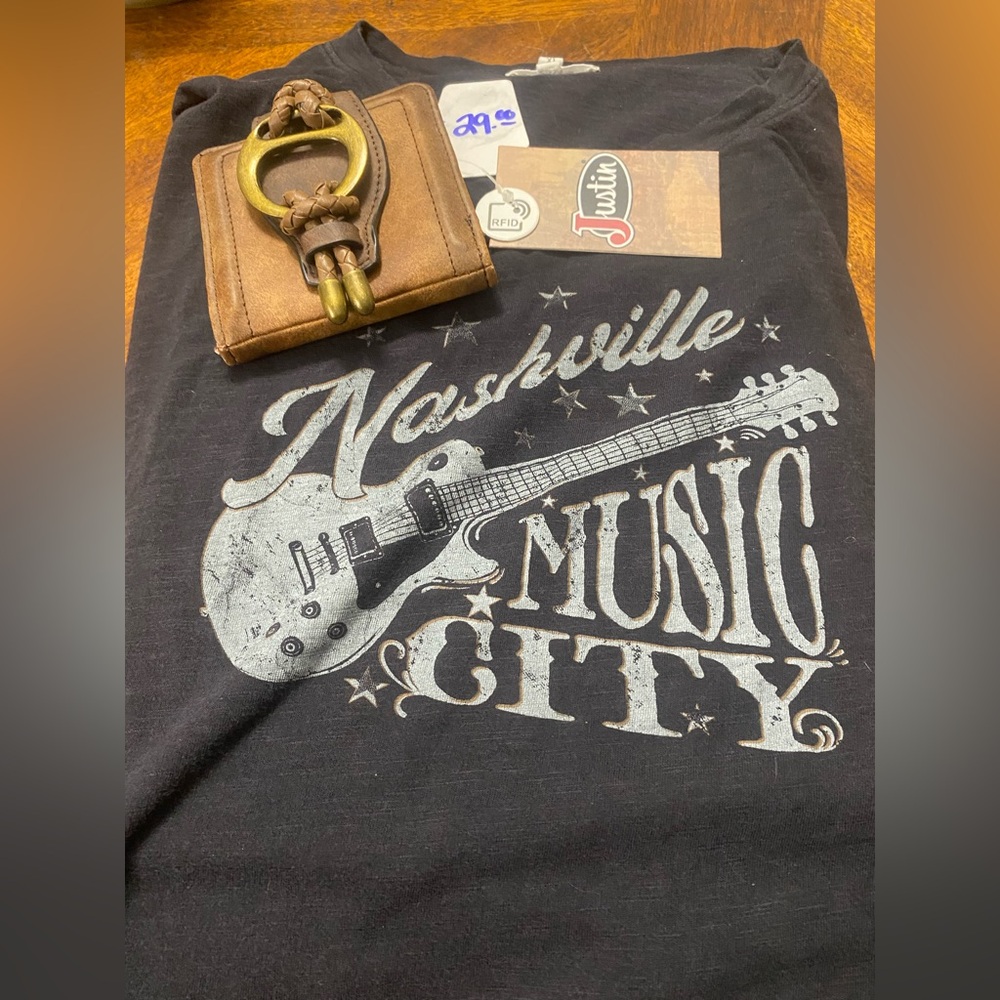 Justin Women’s Wallet and Nashville Graphic Tee • Distressed T-shirt •NWT Wallet